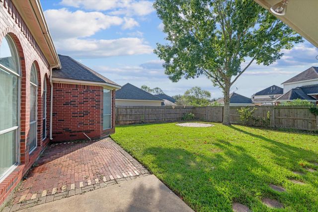 3914 Clarestone Drive, Pearland, TX 77584