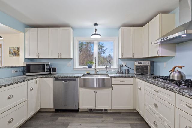 2 Marblehead Road, Windham, NH 03087