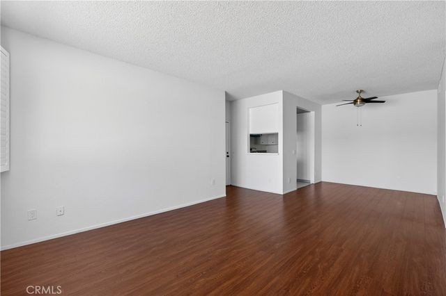 4441 Woodman Avenue 204, Sherman Oaks, CA 91423