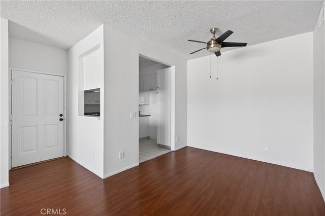 4441 Woodman Avenue 204, Sherman Oaks, CA 91423