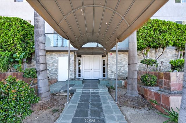 4441 Woodman Avenue 204, Sherman Oaks, CA 91423