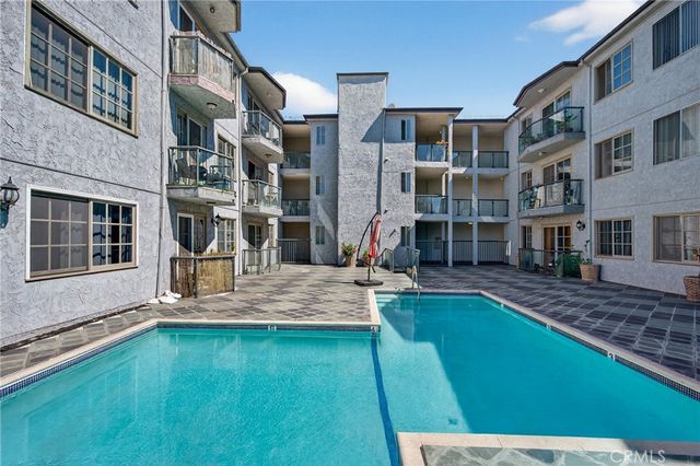 4441 Woodman Avenue 204, Sherman Oaks, CA 91423