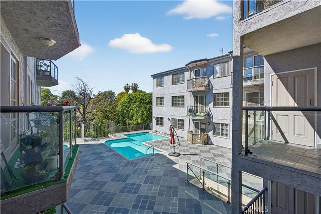 4441 Woodman Avenue 204, Sherman Oaks, CA 91423