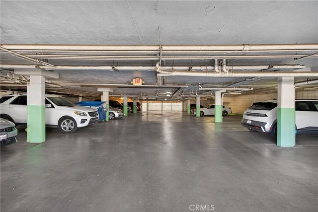 4441 Woodman Avenue 204, Sherman Oaks, CA 91423