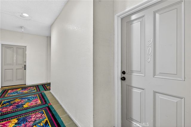 4441 Woodman Avenue 204, Sherman Oaks, CA 91423