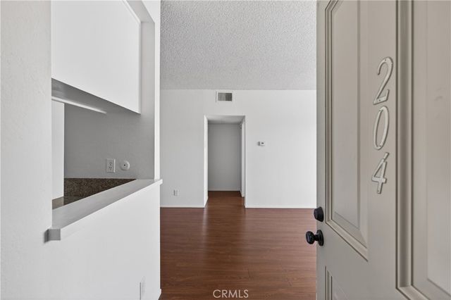 4441 Woodman Avenue 204, Sherman Oaks, CA 91423