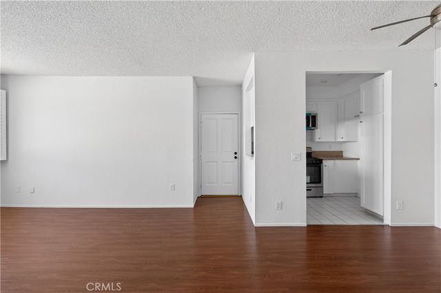 4441 Woodman Avenue 204, Sherman Oaks, CA 91423