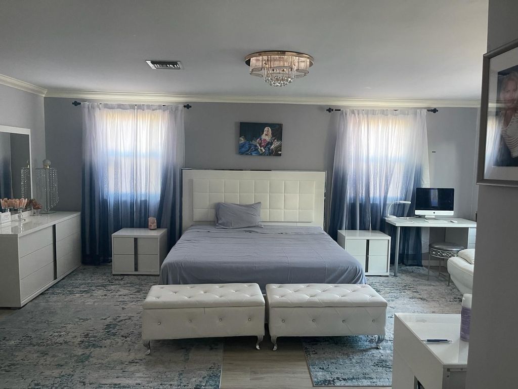6807 Via Regina 1, Boca Raton, FL 33433