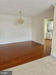 1800 OLD MEADOW RD #412, Mclean, VA 22102