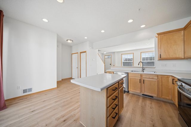 2062 Wellens Street 84, Chaska, MN 55318