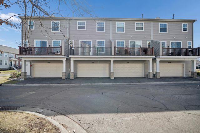 2062 Wellens Street 84, Chaska, MN 55318