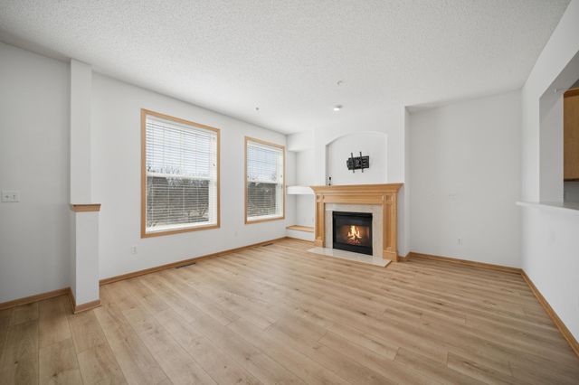 2062 Wellens Street 84, Chaska, MN 55318