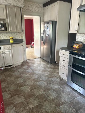 1144 Woodside Drive, Flint, MI 48503