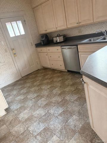 1144 Woodside Drive, Flint, MI 48503