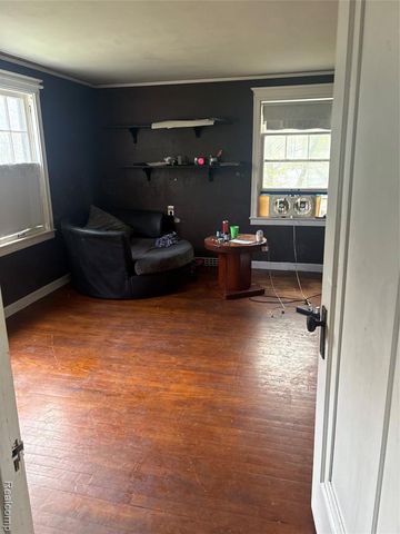 1144 Woodside Drive, Flint, MI 48503