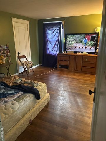 1144 Woodside Drive, Flint, MI 48503