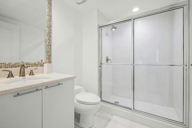 2640 Lake Shore Drive 1710, Riviera Beach, FL 33404