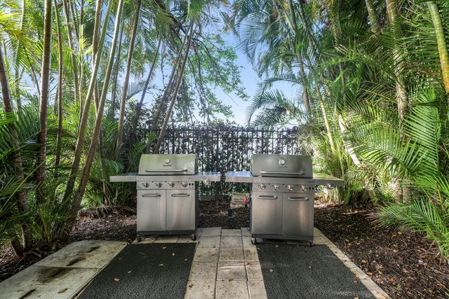 2640 Lake Shore Drive 1710, Riviera Beach, FL 33404