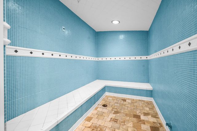 2640 Lake Shore Drive 1710, Riviera Beach, FL 33404