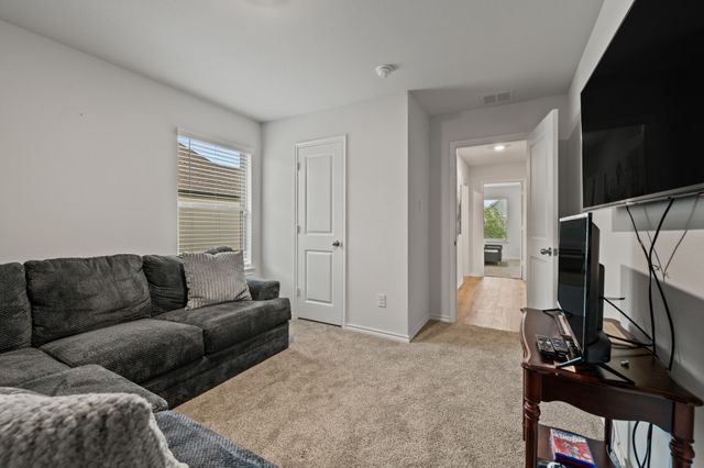 943 Buttercup Drive, Pilot Point, TX 76258