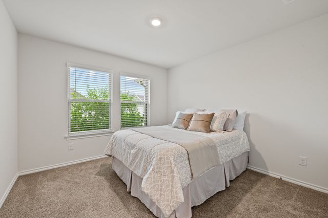 943 Buttercup Drive, Pilot Point, TX 76258