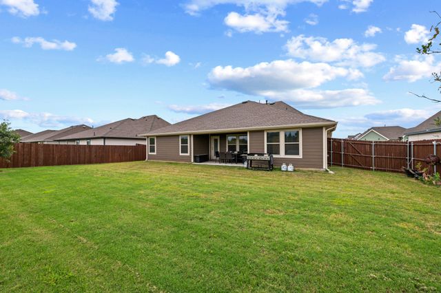 943 Buttercup Drive, Pilot Point, TX 76258