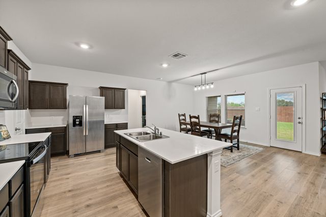 943 Buttercup Drive, Pilot Point, TX 76258