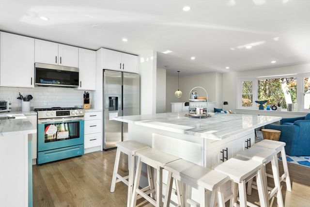 11 Pershing Drive, Falmouth, MA 02536