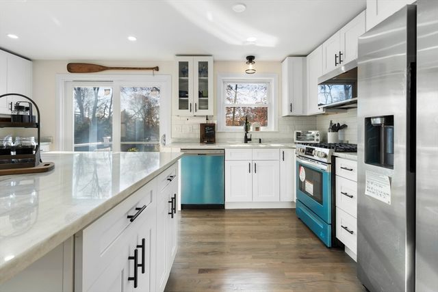 11 Pershing Drive, Falmouth, MA 02536