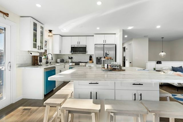 11 Pershing Drive, Falmouth, MA 02536