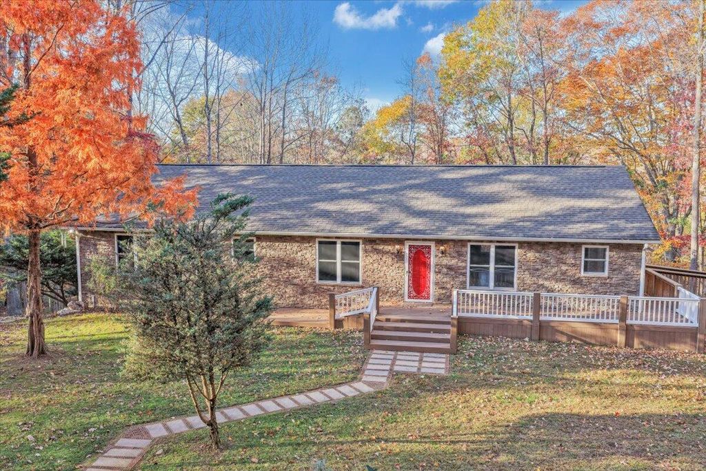 6548 Goodview RD, Goodview, VA 24095