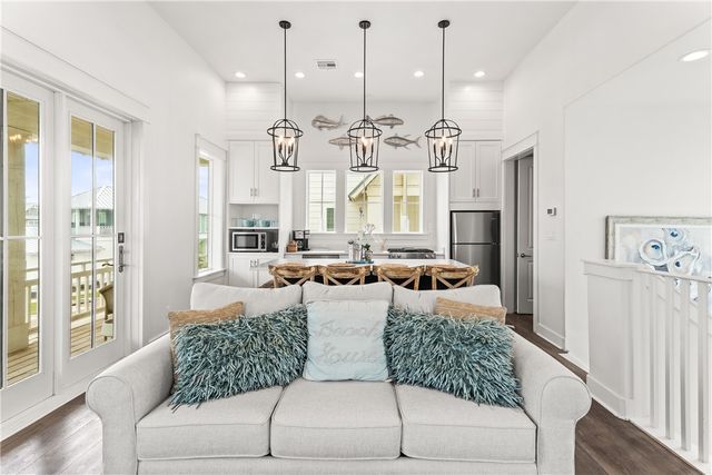 214 Sunset Ave 5, Port Aransas, TX 78373