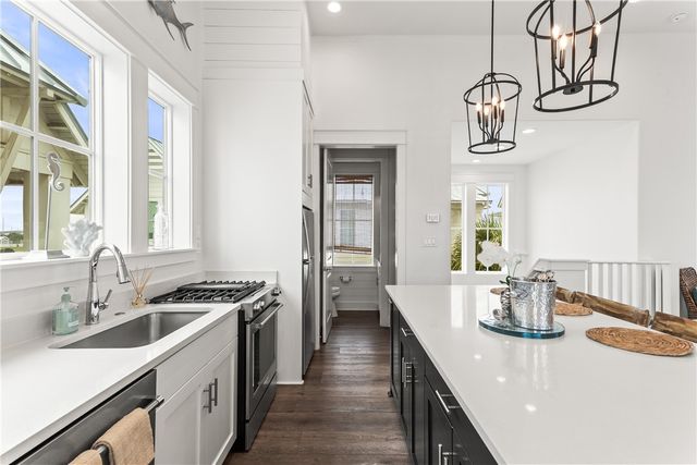 214 Sunset Ave 5, Port Aransas, TX 78373