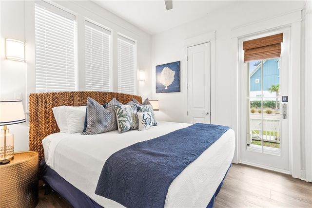 214 Sunset Ave 5, Port Aransas, TX 78373