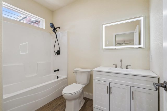 108 Ogden Avenue, Waterloo, IA 50707