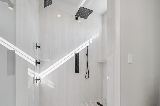 108 Ogden Avenue, Waterloo, IA 50707