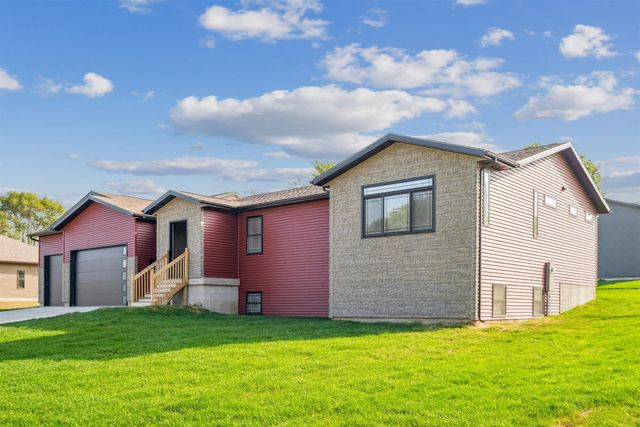 108 Ogden Avenue, Waterloo, IA 50707