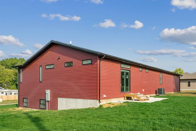 108 Ogden Avenue, Waterloo, IA 50707