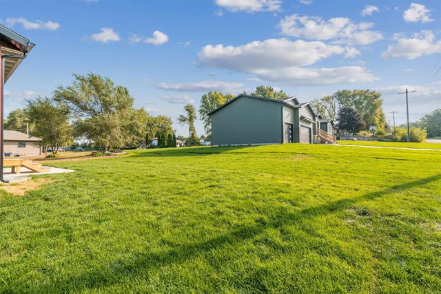 108 Ogden Avenue, Waterloo, IA 50707