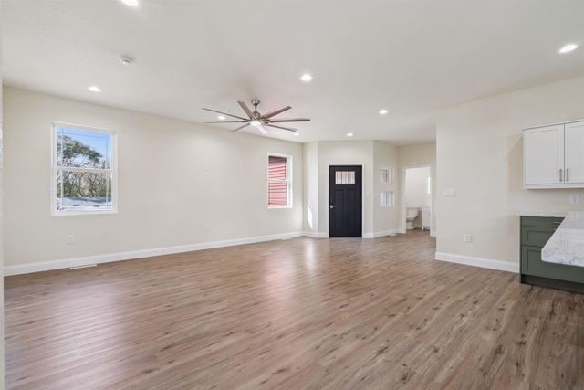 108 Ogden Avenue, Waterloo, IA 50707