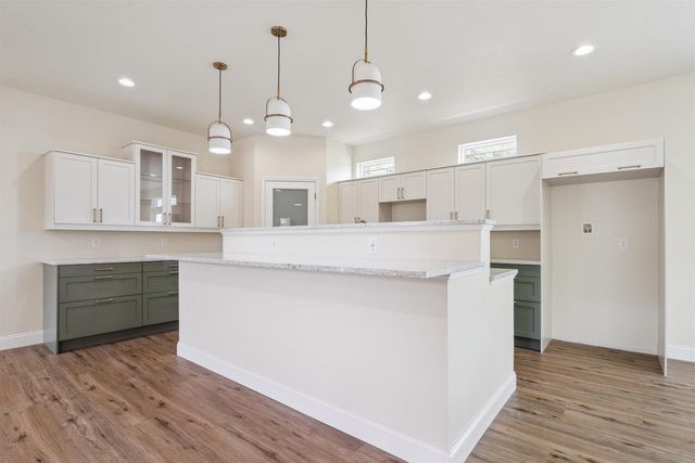 108 Ogden Avenue, Waterloo, IA 50707