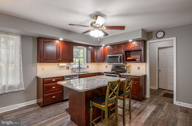 111 STATES AVE, Sinking Spring, PA 19608