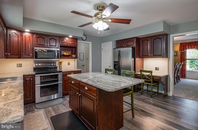 111 STATES AVE, Sinking Spring, PA 19608