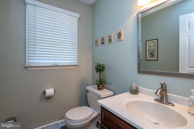 111 STATES AVE, Sinking Spring, PA 19608