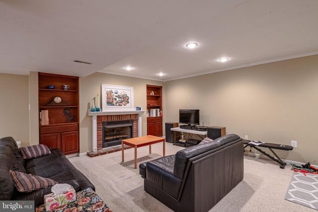 111 STATES AVE, Sinking Spring, PA 19608