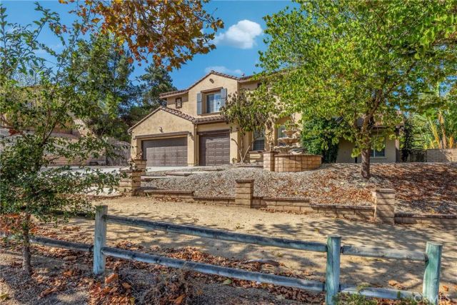 1542 El Paso, Norco, CA 92860