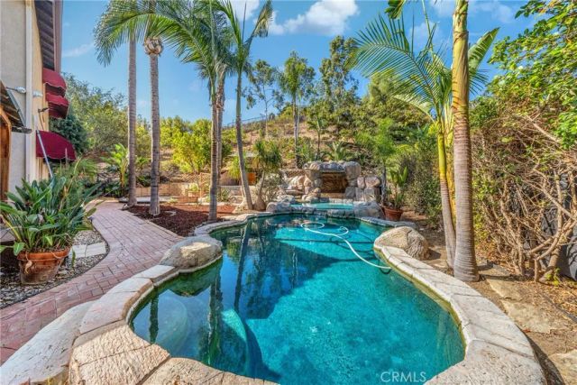 1542 El Paso, Norco, CA 92860