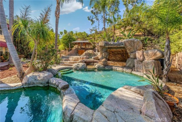 1542 El Paso, Norco, CA 92860