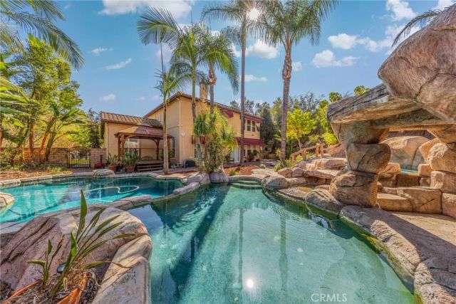 1542 El Paso, Norco, CA 92860