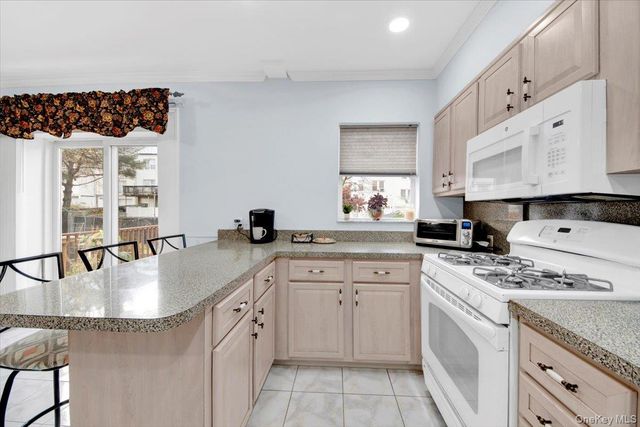 2529 Westervelt Avenue, Bronx, NY 10469